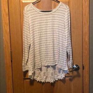 Women’s light weight top